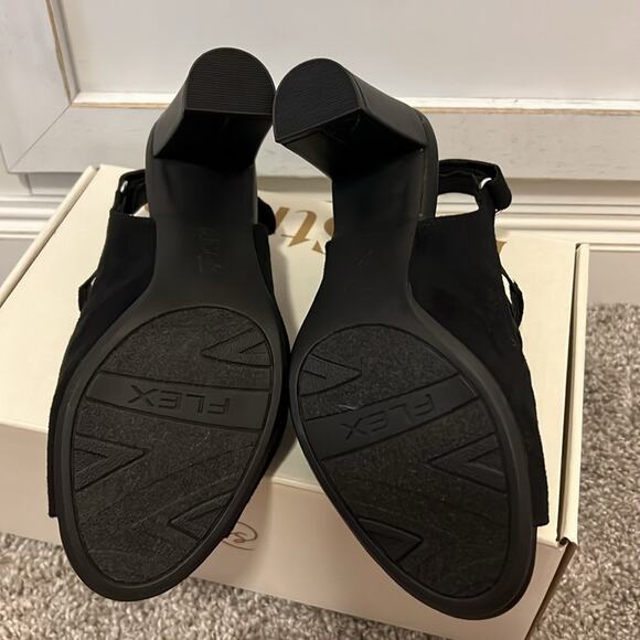 NIB Life Stride Soft Comfort Black Arlene Strappy Dressy Feminine 6 M Heels NEW - Picture 13 of 16